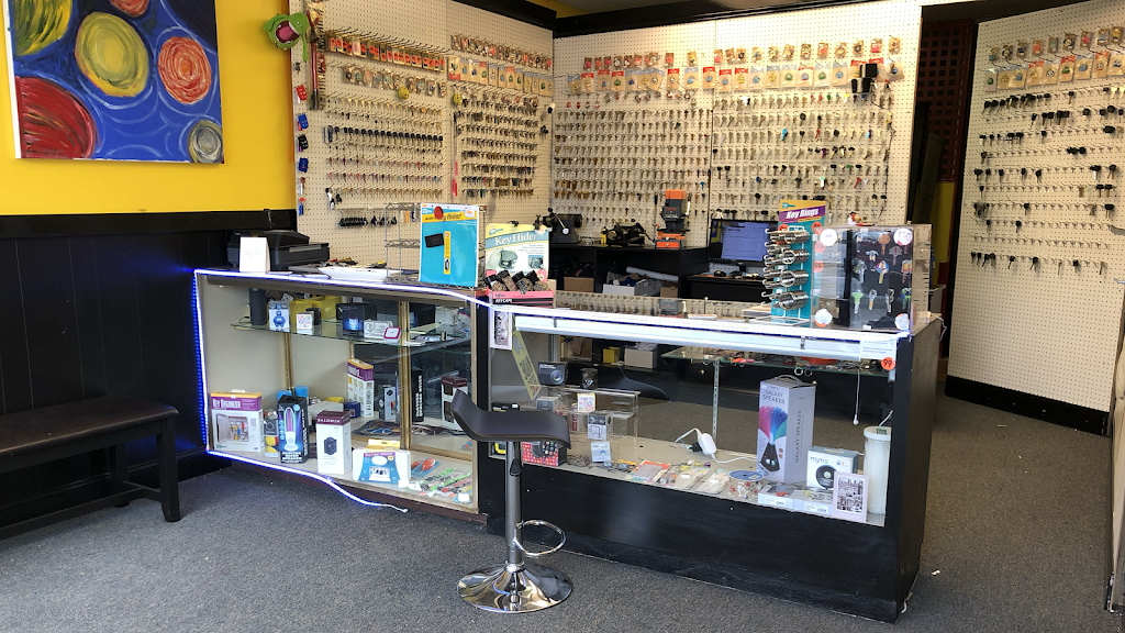 Mikey Lock And key Cleveland | 4886 Pearl Rd, Cleveland, OH 44109, USA | Phone: (216) 785-9977