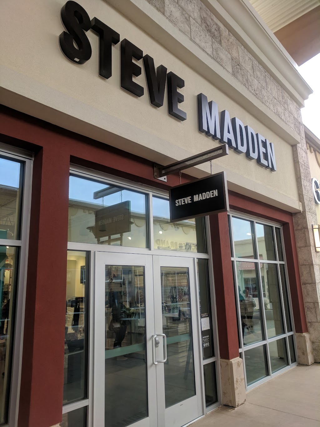 Steve Madden | 15853 N Fwy Suite #950, Fort Worth, TX 76177, USA | Phone: (682) 831-1494