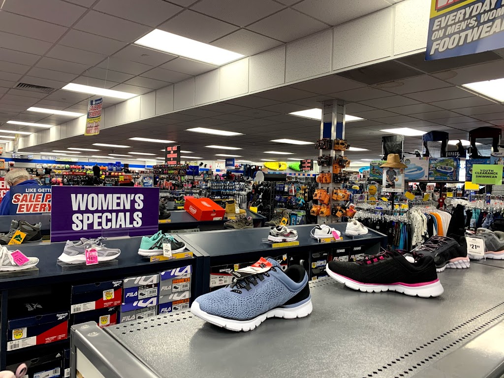 Big 5 Sporting Goods | 18621 Main St, Huntington Beach, CA 92648 | Phone: (714) 842-1201