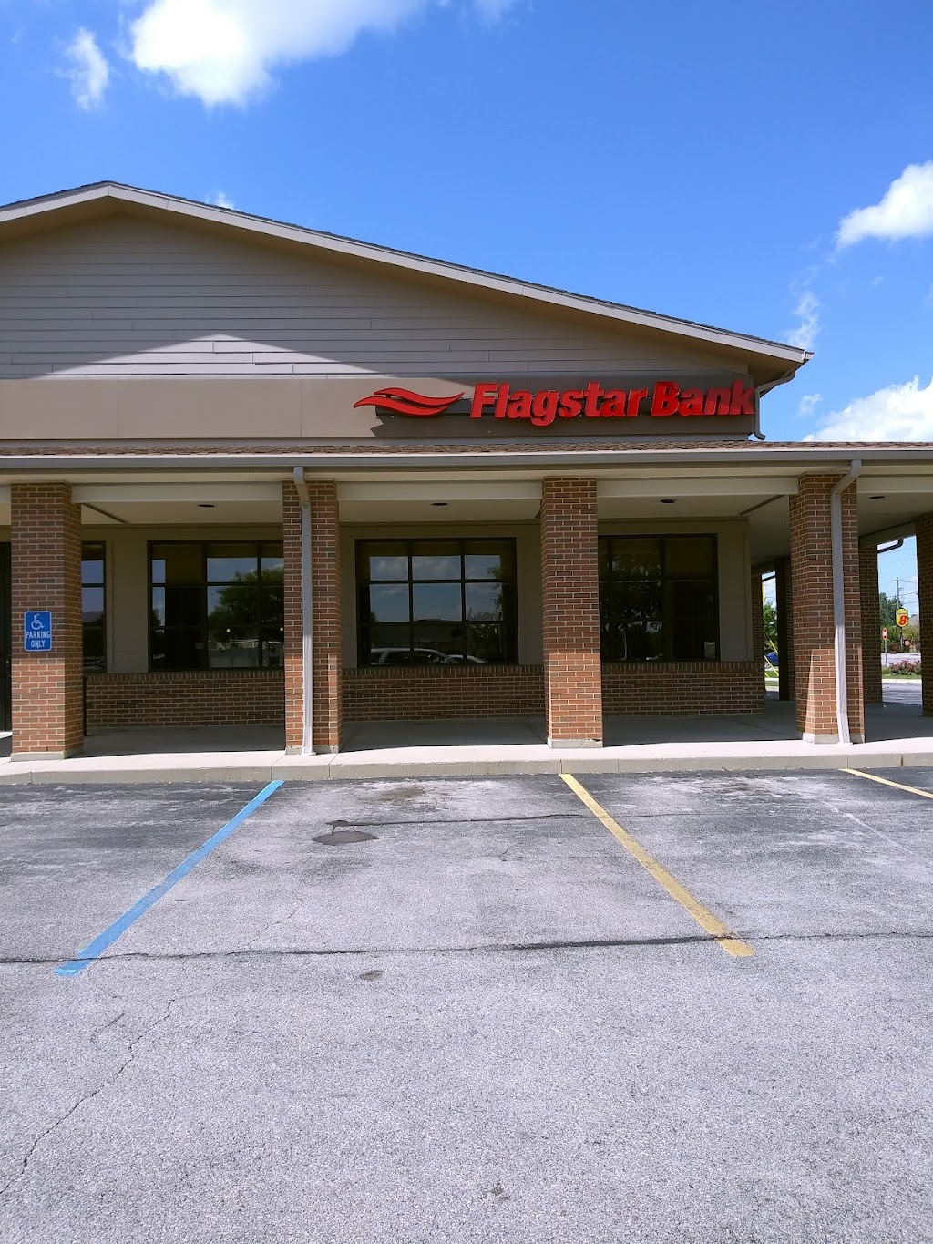 Flagstar Bank | 2720 Guilford St, Huntington, IN 46750, USA | Phone: (260) 356-3700