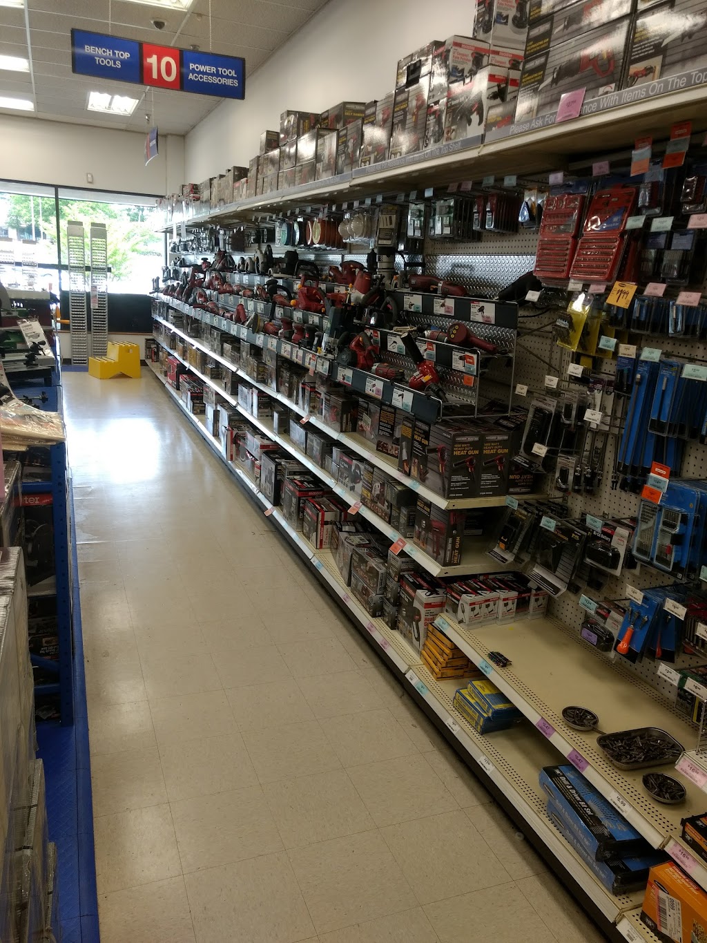 Harbor Freight Tools | 3709 Farmington Dr, Greensboro, NC 27407, USA | Phone: (336) 834-0328