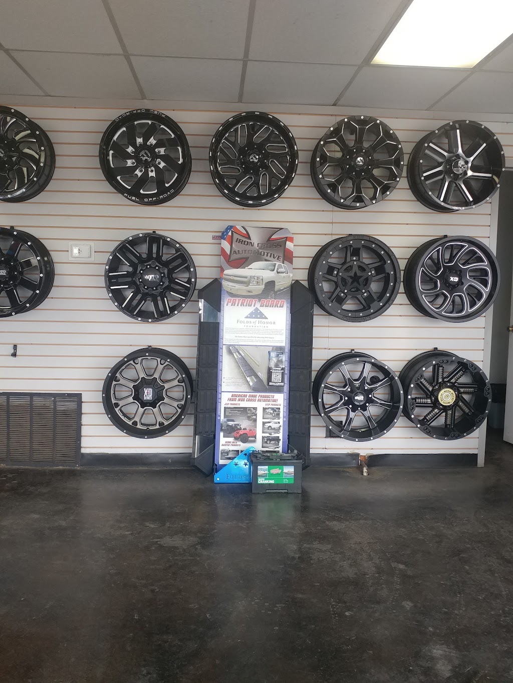 King Tires Muskogee | 205 W Shawnee St, Muskogee, OK 74401, USA | Phone: (918) 682-0077