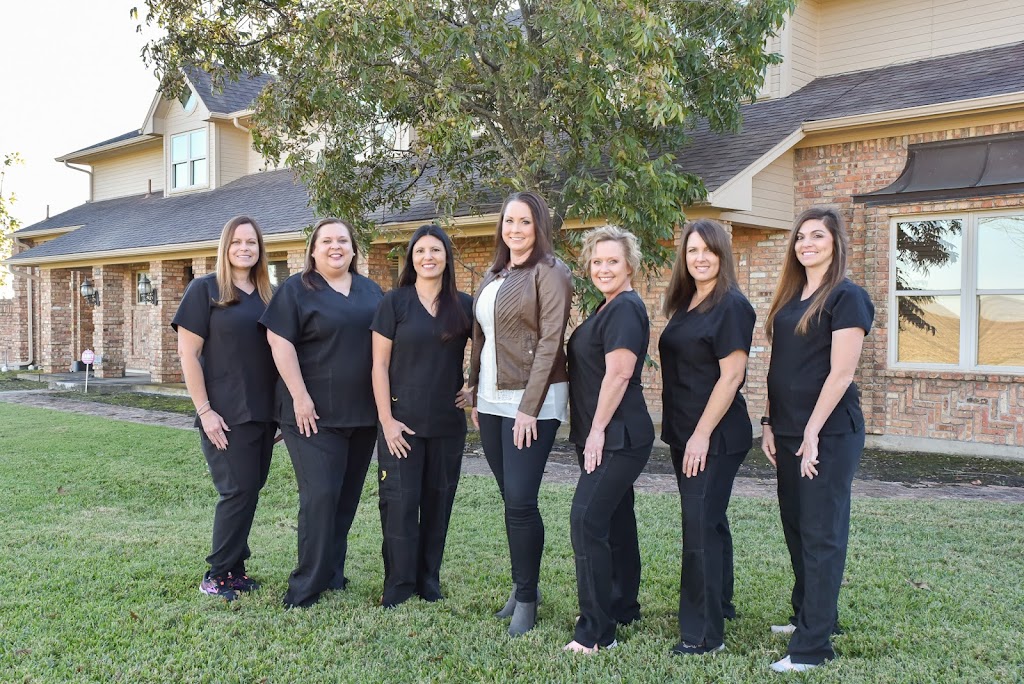 Kandace R. Collins, DDS | 800 E Criner St LOT 2, Grandview, TX 76050, USA | Phone: (817) 866-2315