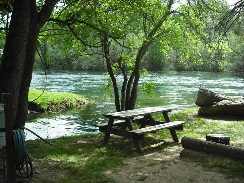HISTORIC RIVERS EDGE RV PARK AND CAMPGROUND | 17525 Sonora Road, Enter at, Cemetery Rd, Knights Ferry, CA 95361, USA | Phone: (209) 635-2116