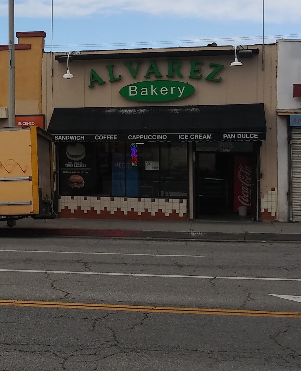 Alvarez Bakery | 4125 City Terrace Dr, Los Angeles, CA 90063, USA | Phone: (323) 265-4444