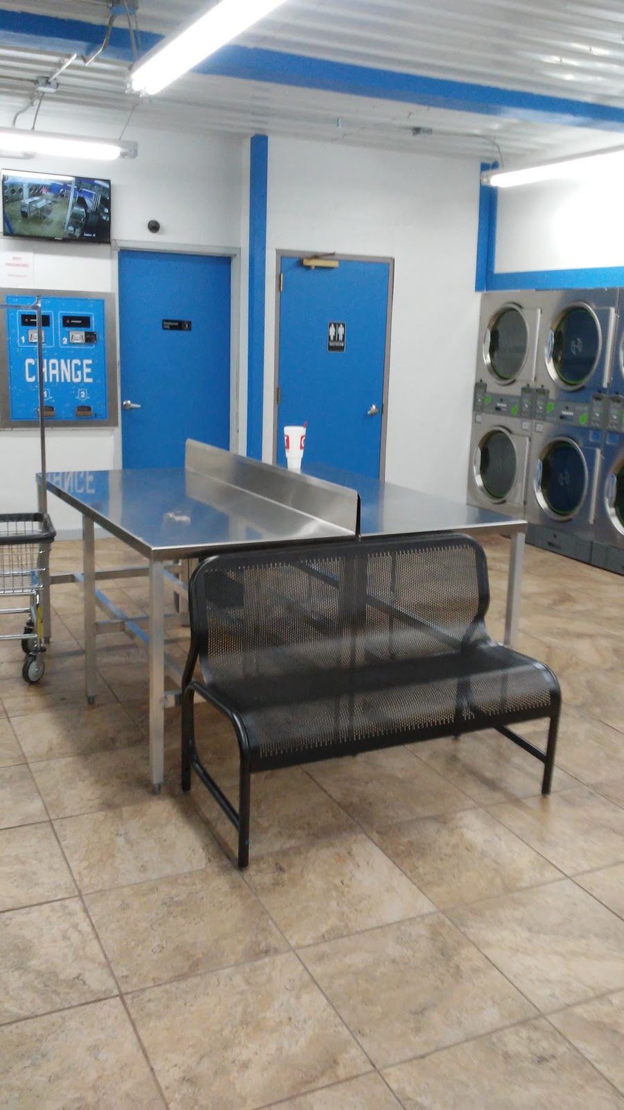 Best Wash Laundromat | 2580 Woodson Rd, Overland, MO 63114 | Phone: (833) 927-4785