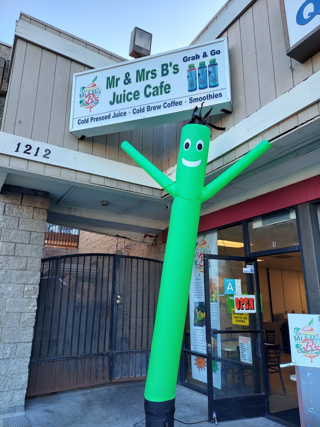 Mr. & Mrs. Bs Juice Cafe | 1212 W Anaheim St #B, Harbor City, CA 90710, USA | Phone: (424) 249-9195
