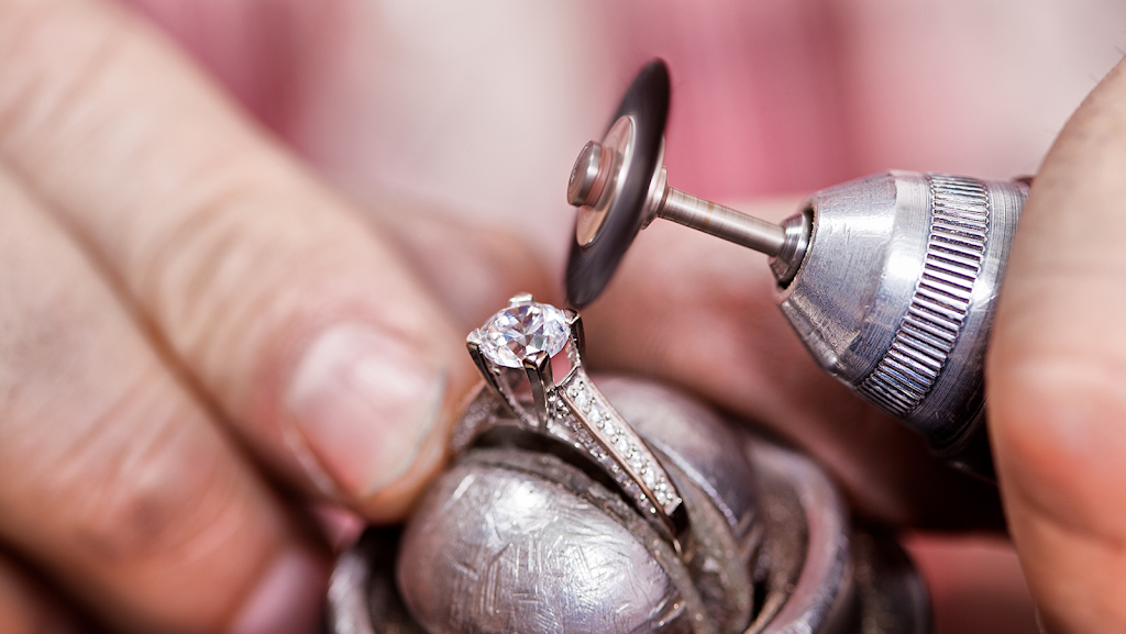 Fine Repairs Jewelry and Watches | 3701 S Cooper St #105, Arlington, TX 76015, USA | Phone: (817) 987-2777