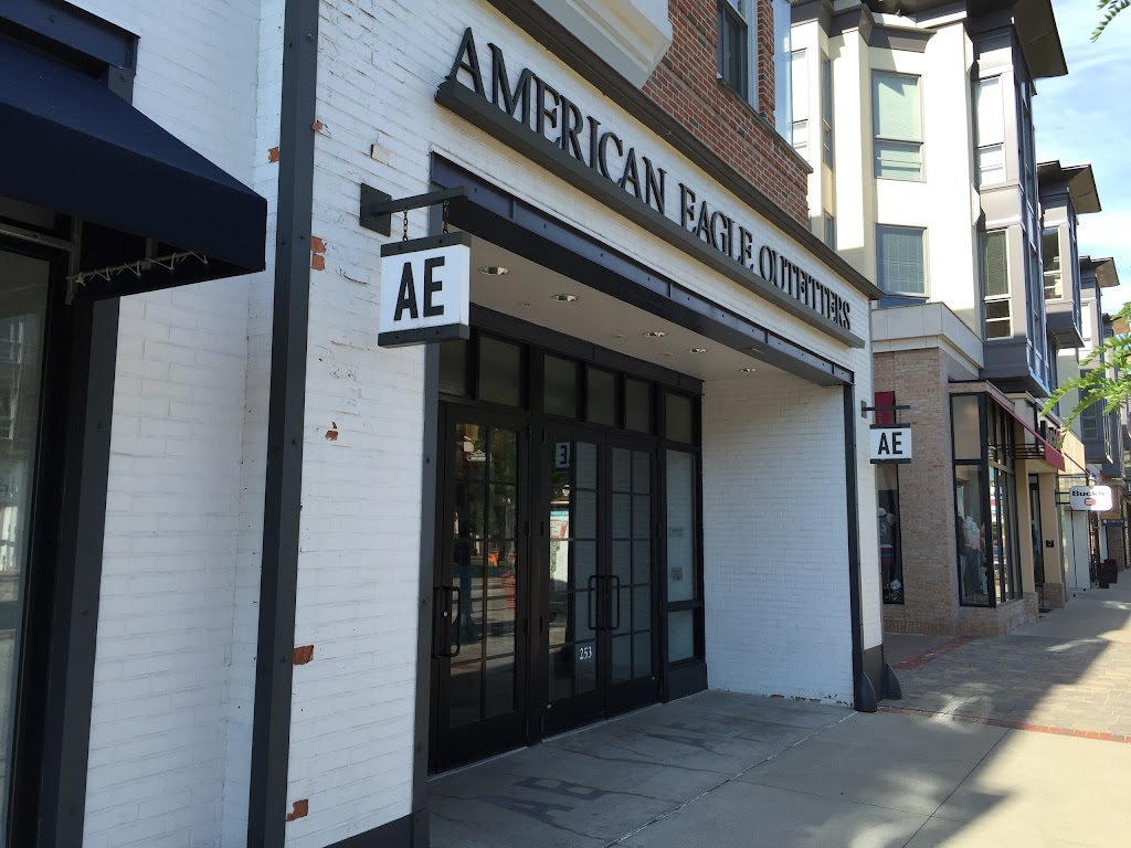 American Eagle Store | 253 Crocker Park Blvd Space 225, Westlake, OH 44145 | Phone: (440) 899-7388