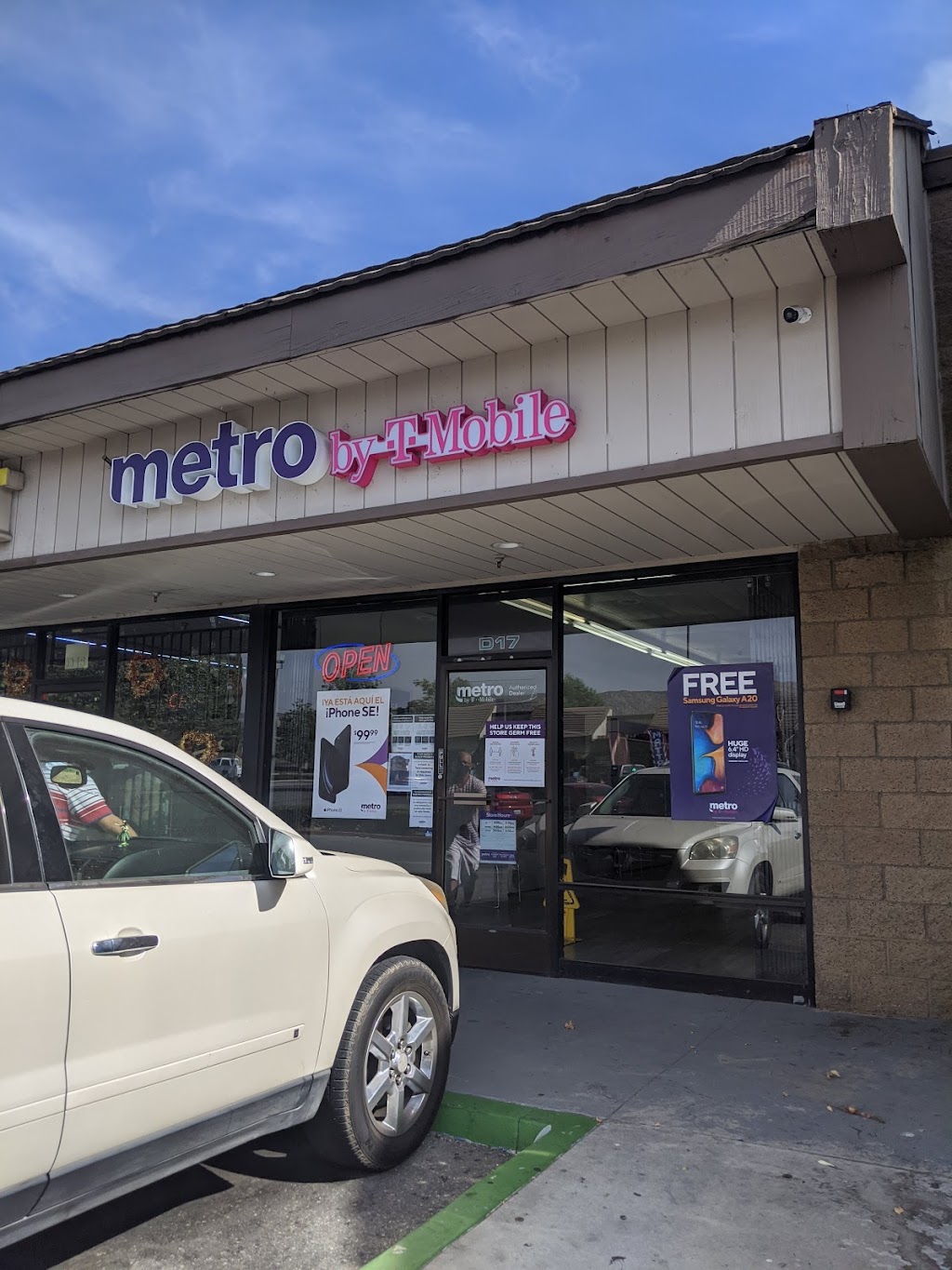 Metro by T-Mobile | 2140 Placentia Ave, Costa Mesa, CA 92627, USA | Phone: (949) 631-4162