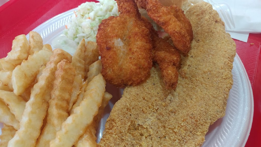 Lisas Chicken | 303 W Cooper St, Cedar Hill, TX 75104, USA | Phone: (972) 291-4000