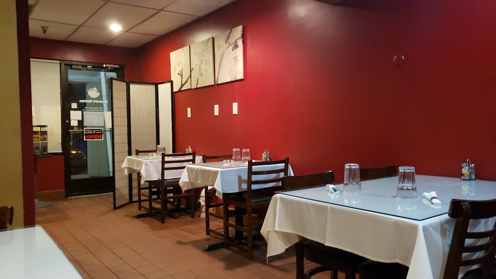 Haangs Bistro | 225 E Walled Lake Dr, Walled Lake, MI 48390, USA | Phone: (248) 926-1100