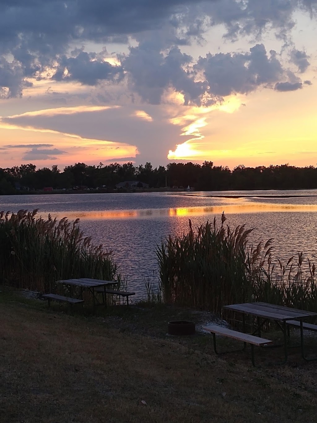 Eagle Lake Camping Resort | 872 E Madison St, Gibsonburg, OH 43431, USA | Phone: (419) 637-7667