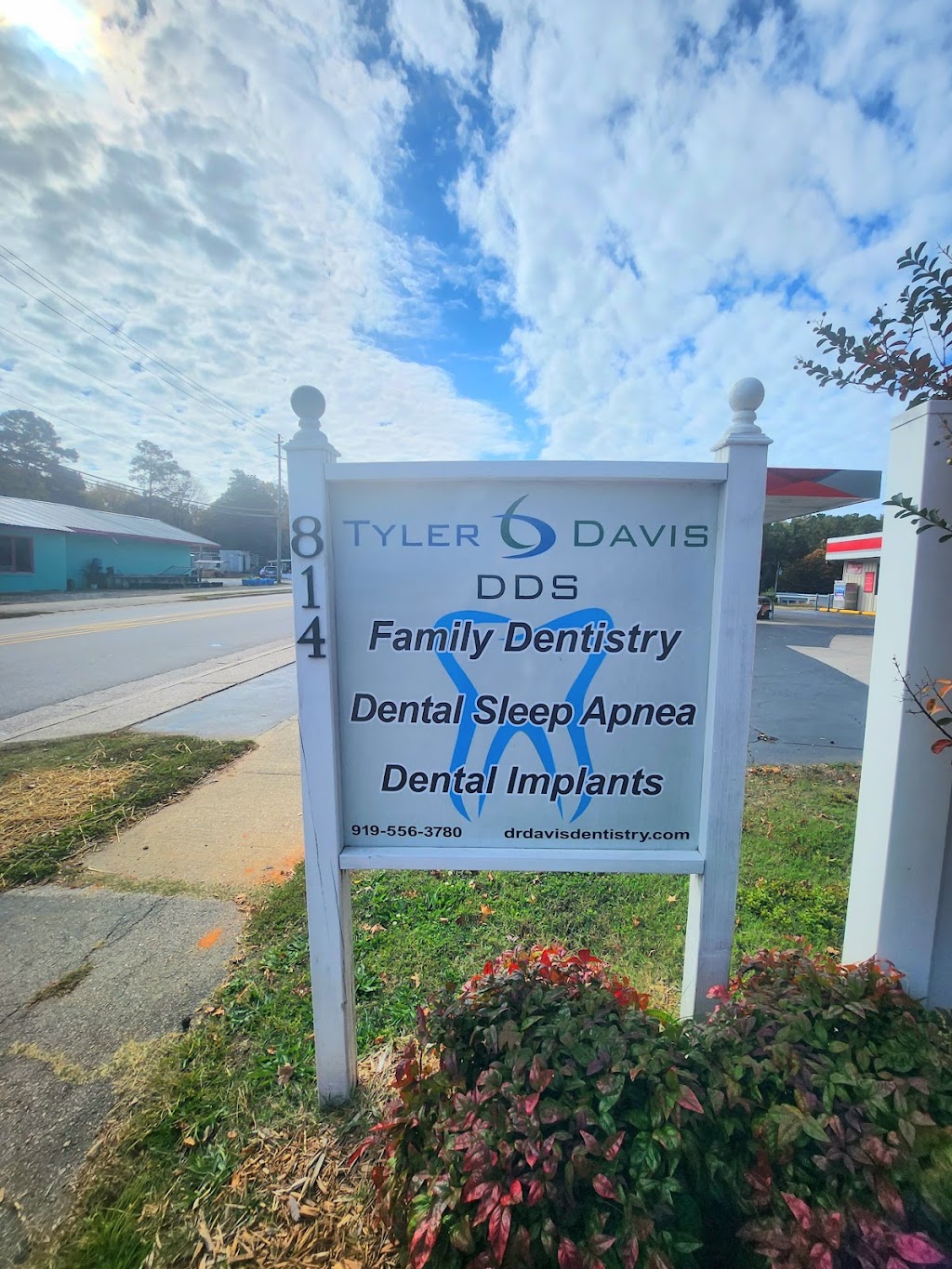 Davis Family Dentistry | 814 S Main St, Wake Forest, NC 27587, USA | Phone: (919) 556-3780