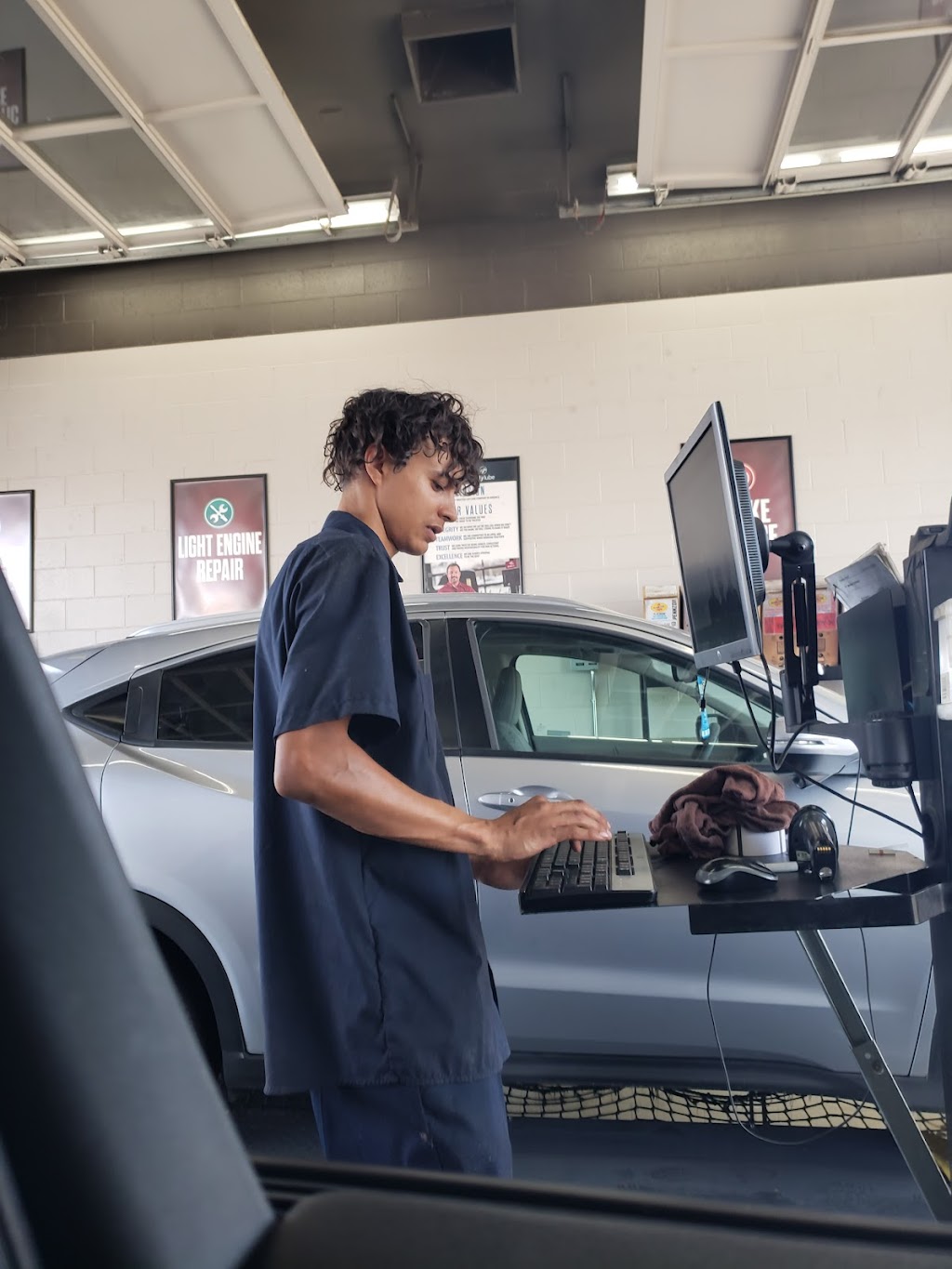 Jiffy Lube | 2583 Windmill Pkwy, Henderson, NV 89074, USA | Phone: (702) 263-4007