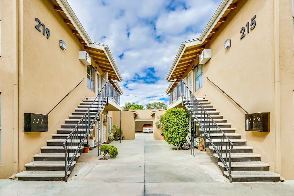 Le Mar Apartments | 256 Gilbert St, Fullerton, CA 92833, USA | Phone: (714) 871-6311