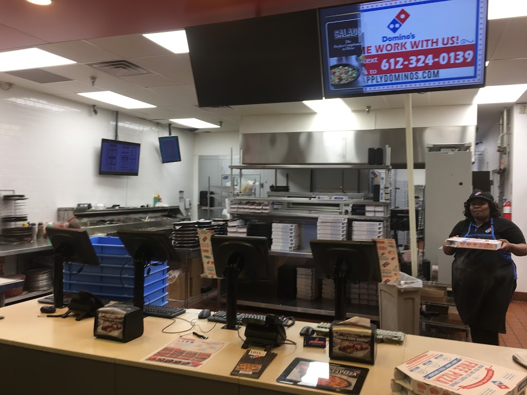 Dominos Pizza | 3900 Vinewood Ln N Ste 23, Plymouth, MN 55441, USA | Phone: (763) 557-9999