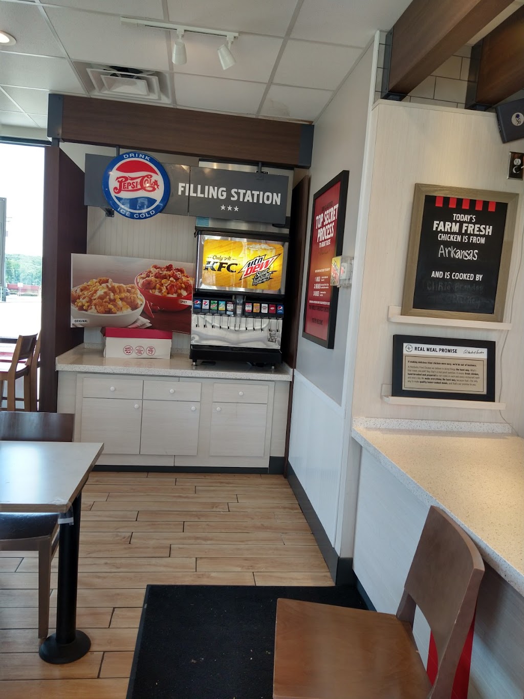 KFC | 4926 S Union Ave, Tulsa, OK 74107 | Phone: (918) 446-7309