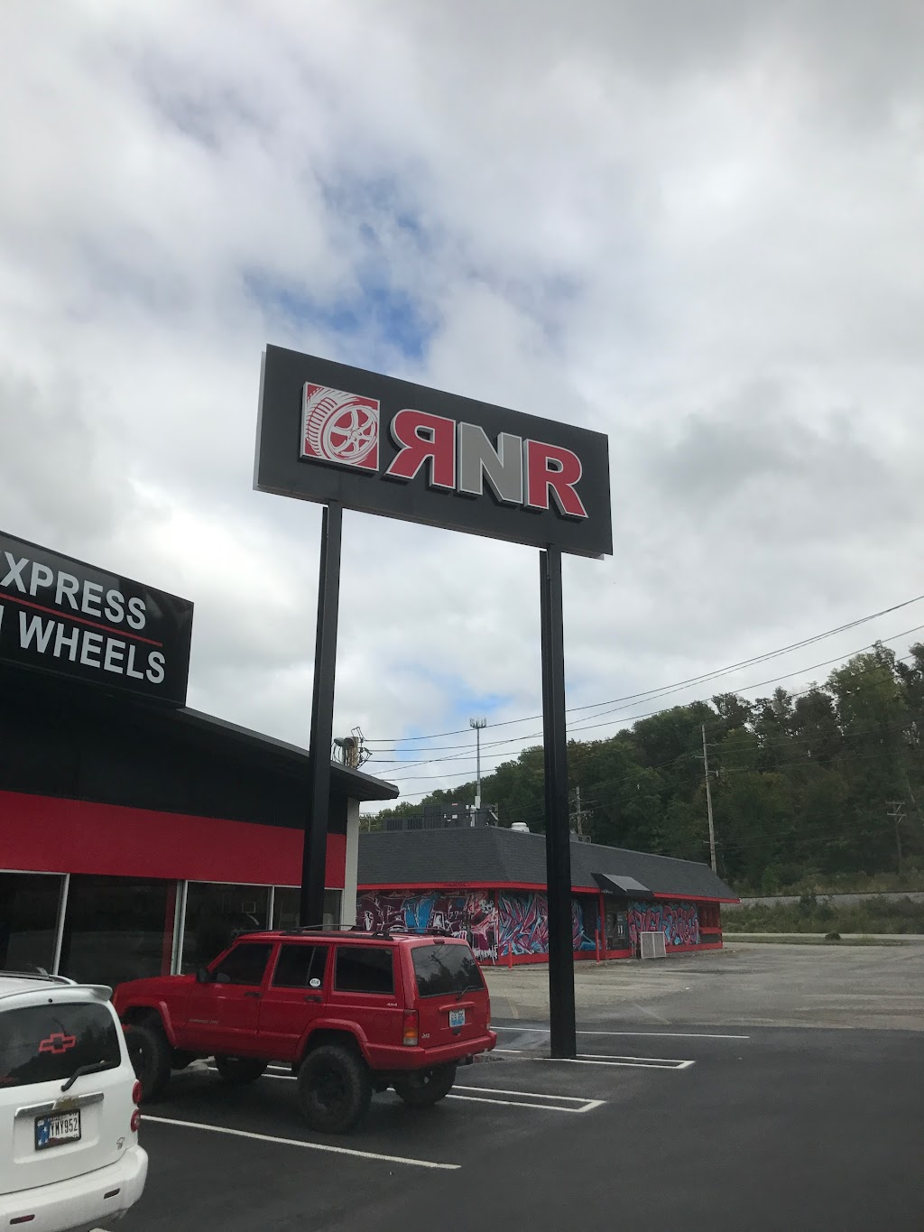 RNR Tire Express | 5201 Elzie Rd, Louisville, KY 40258, USA | Phone: (502) 933-7979