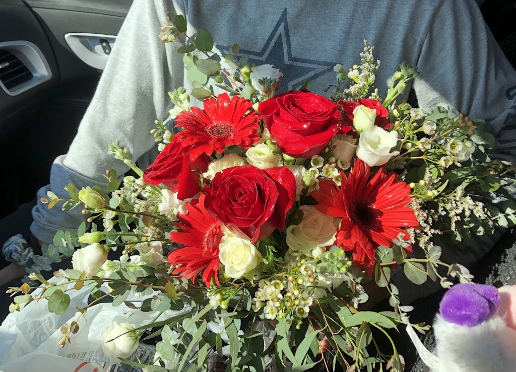 Carmen’s Floral Creations | 105 Rebel Dr, Kyle, TX 78640, USA | Phone: (512) 577-4675