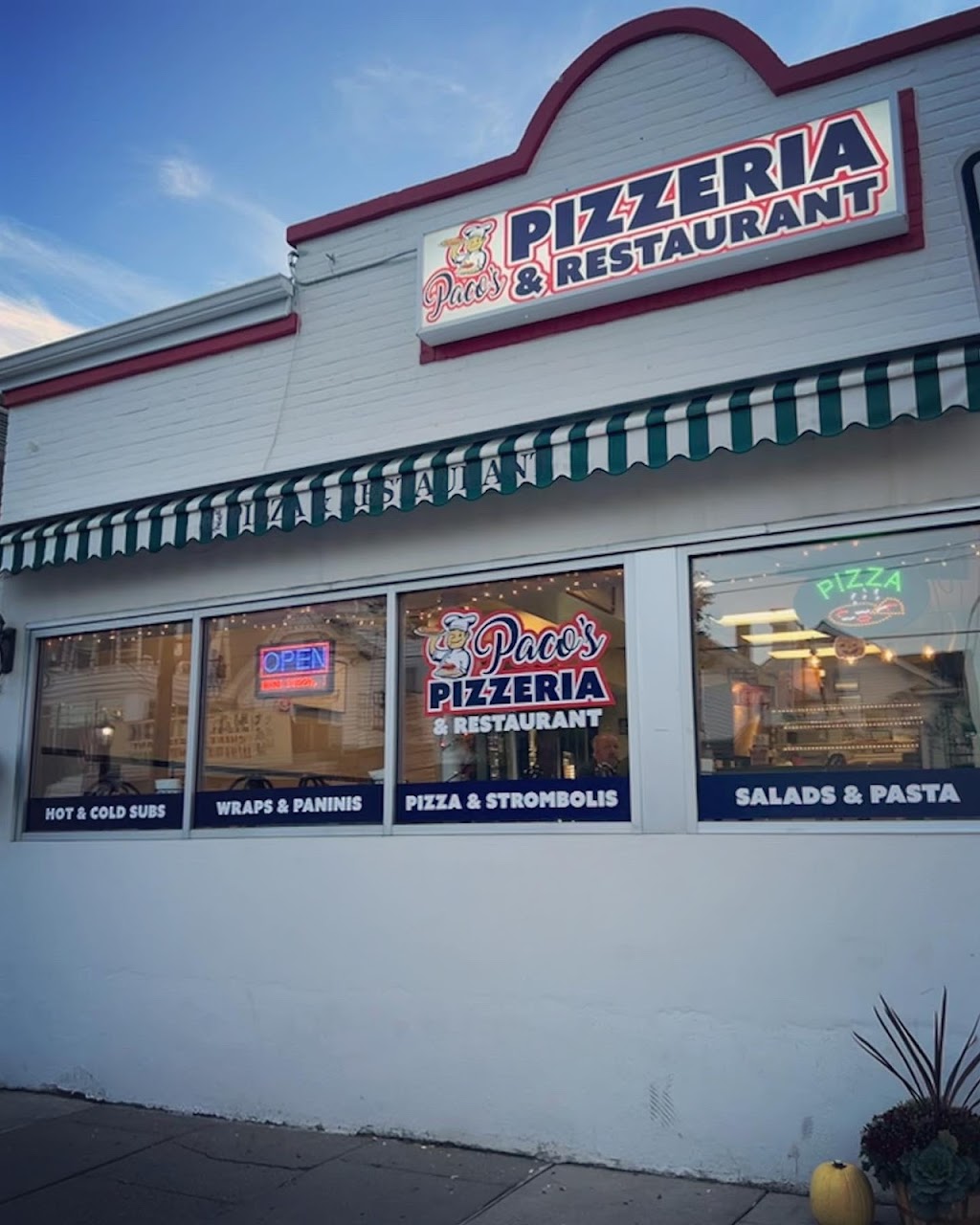 Pacos Pizzeria and Restaurant | 220 Spring St, Newton, NJ 07860, USA | Phone: (973) 579-1480