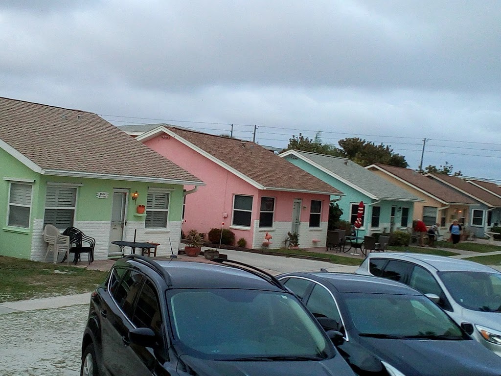 Florida Shores Rentals | 17740 Gulf Boulevard Units 10B, 10C & 10D / Building Directly on Beach, 130 177th Terrace W, Redington Shores, FL 33708, USA | Phone: (813) 920-0312