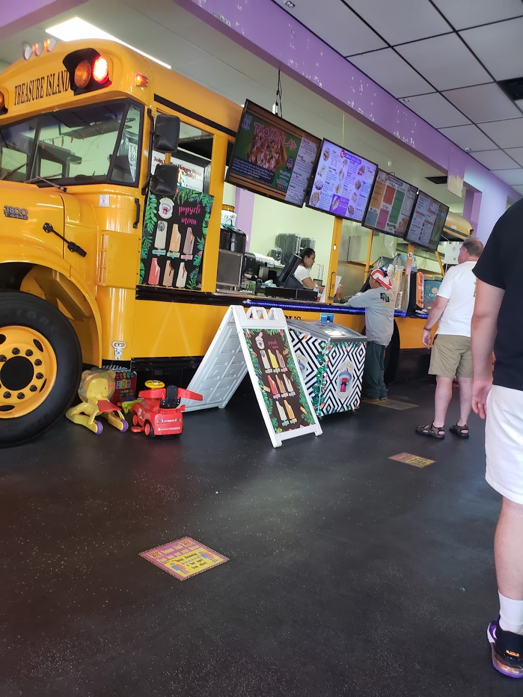 Taco Bus | 9641 Gulf Blvd, Treasure Island, FL 33706, USA | Phone: (727) 360-8226