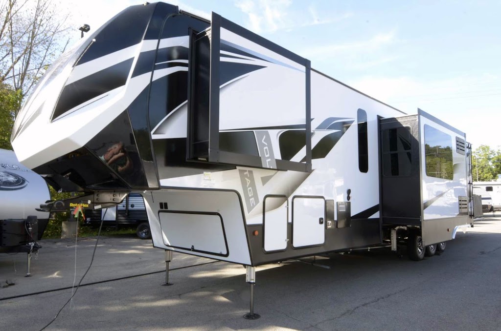 Butler RV Center & Auto Sales | 196 Pittsburgh Rd, Butler, PA 16001, USA | Phone: (724) 282-4056