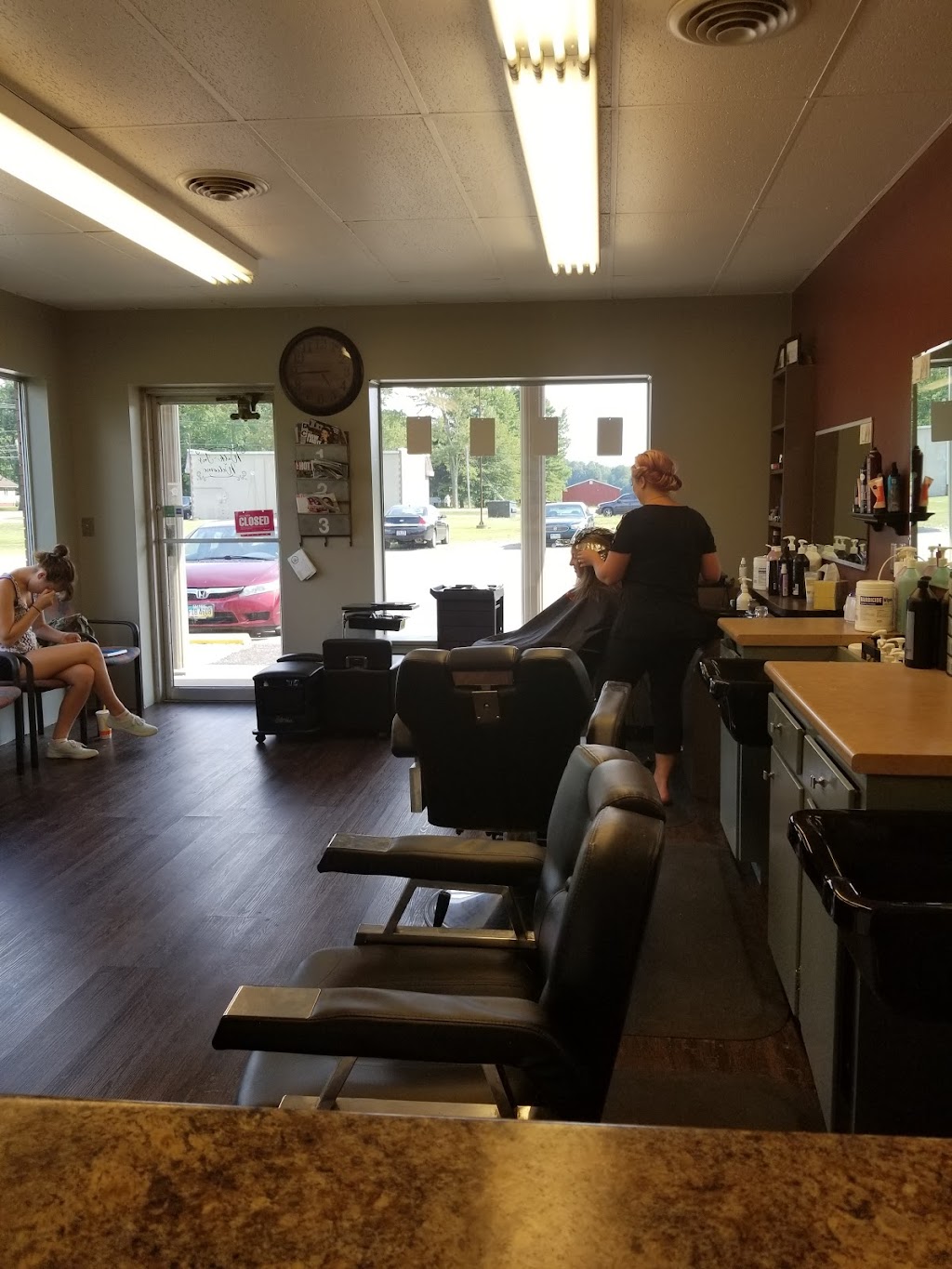 T&Ts Cut and Style | 13249 Edison St NE, Alliance, OH 44601, USA | Phone: (330) 823-8411