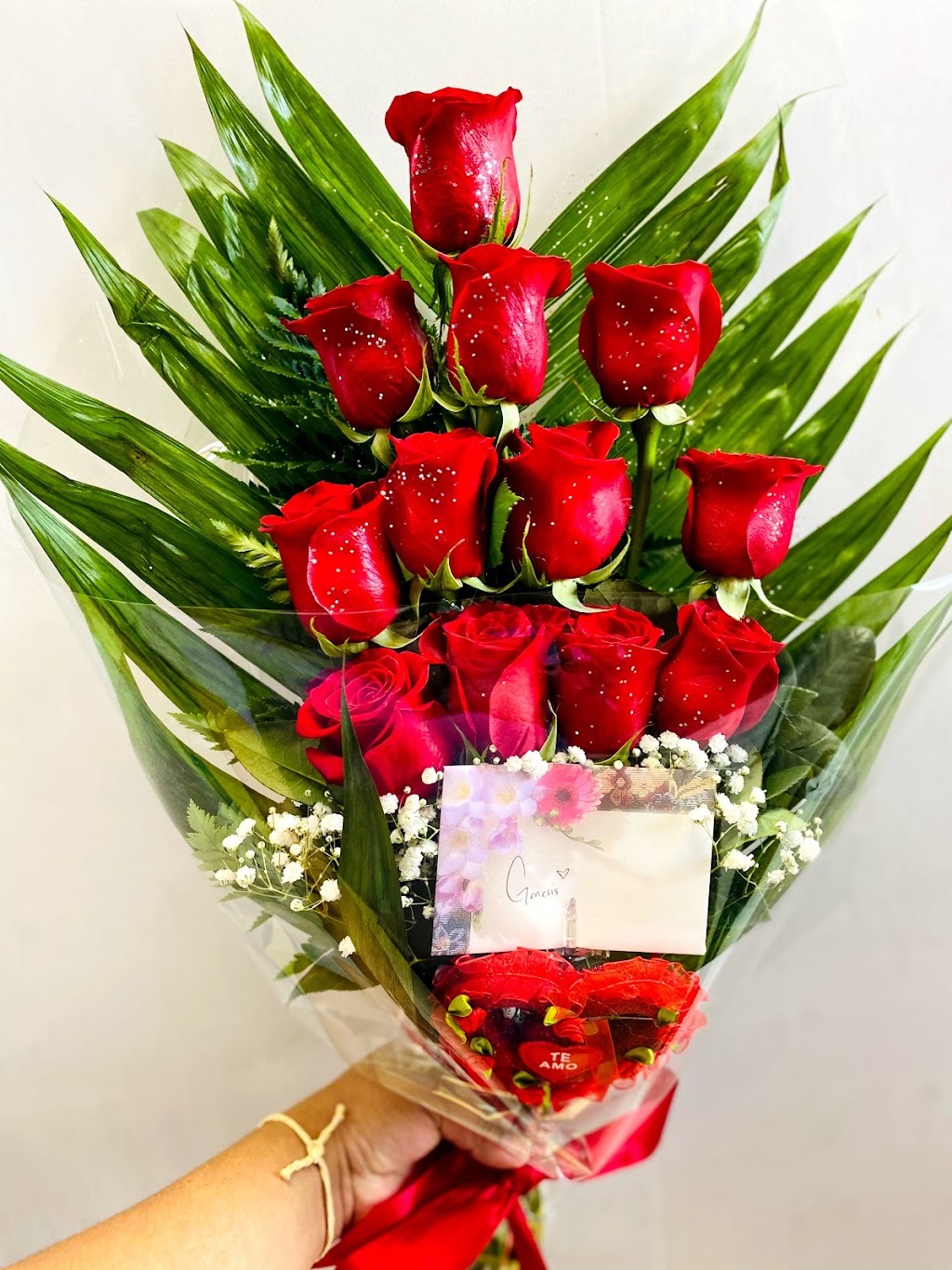 Loves Flowers & Gifts | 21318 Timberland Fld Dr, Hockley, TX 77447, USA | Phone: (832) 466-8414