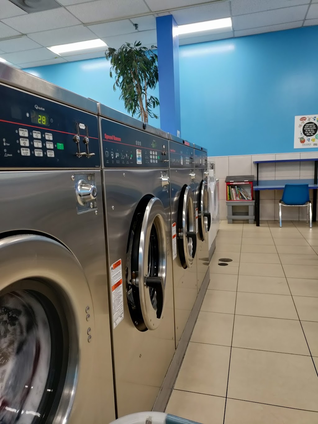 Leisure Time Laundromat | 232 W Lake St, Addison, IL 60101, USA | Phone: (630) 903-6999