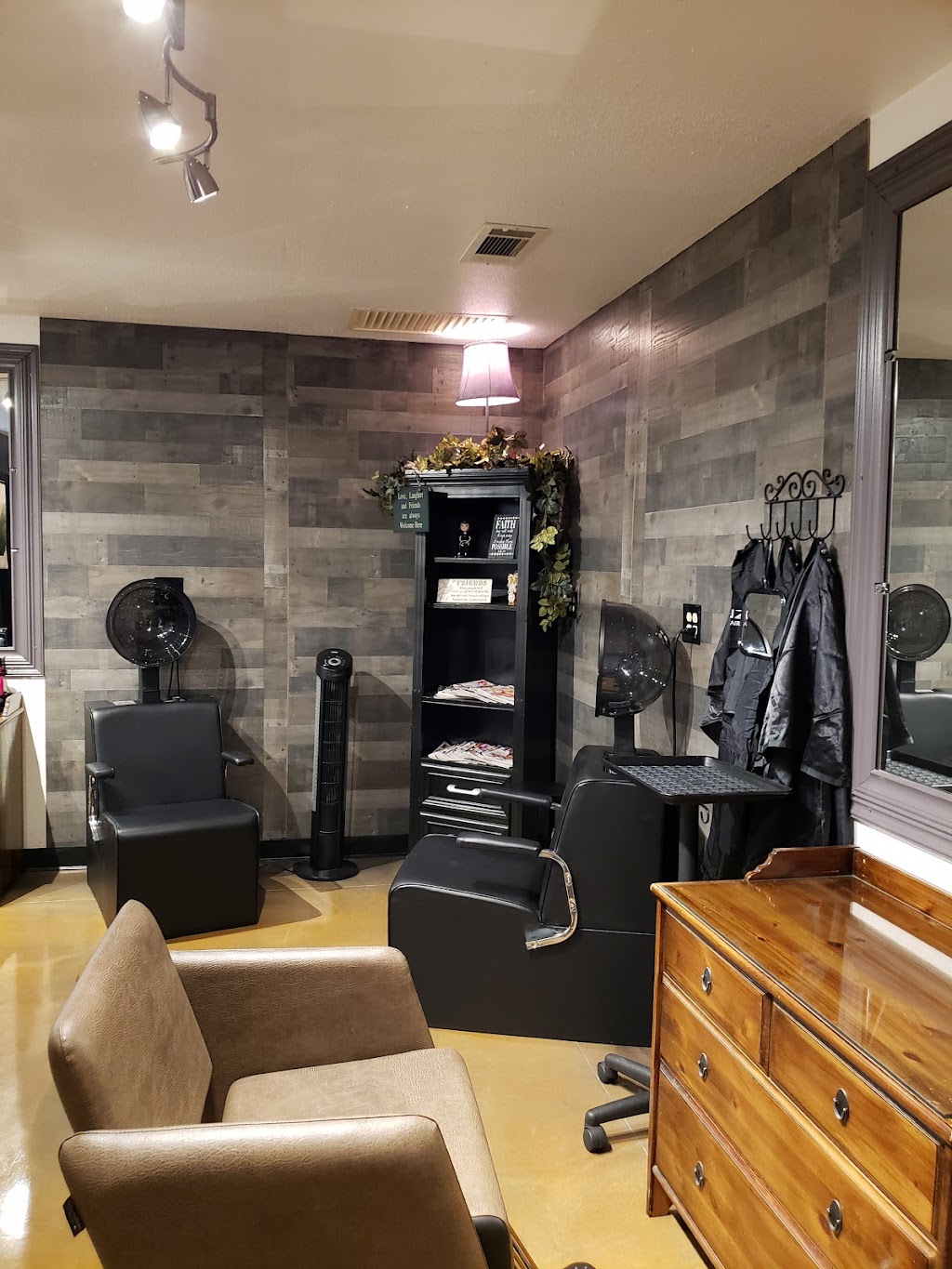 High Maintenance Salon | 1557 E Broad St, Mansfield, TX 76063, USA | Phone: (817) 453-2900