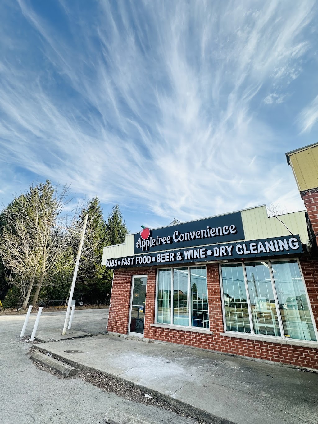 Apple Tree Convenience | 409 Main St W, Grimsby, ON L3M 1T1, Canada | Phone: (289) 235-9731