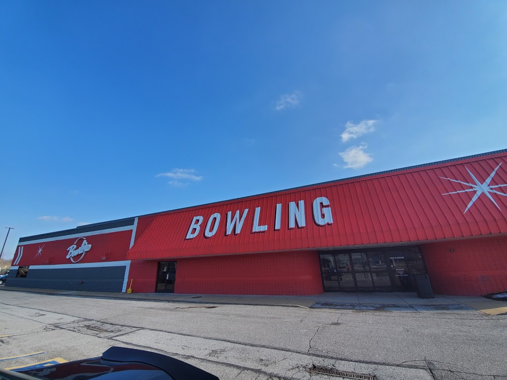 Bowlero Lakeside | 1254 Dougherty Ferry Rd, Valley Park, MO 63088, USA | Phone: (636) 225-2400