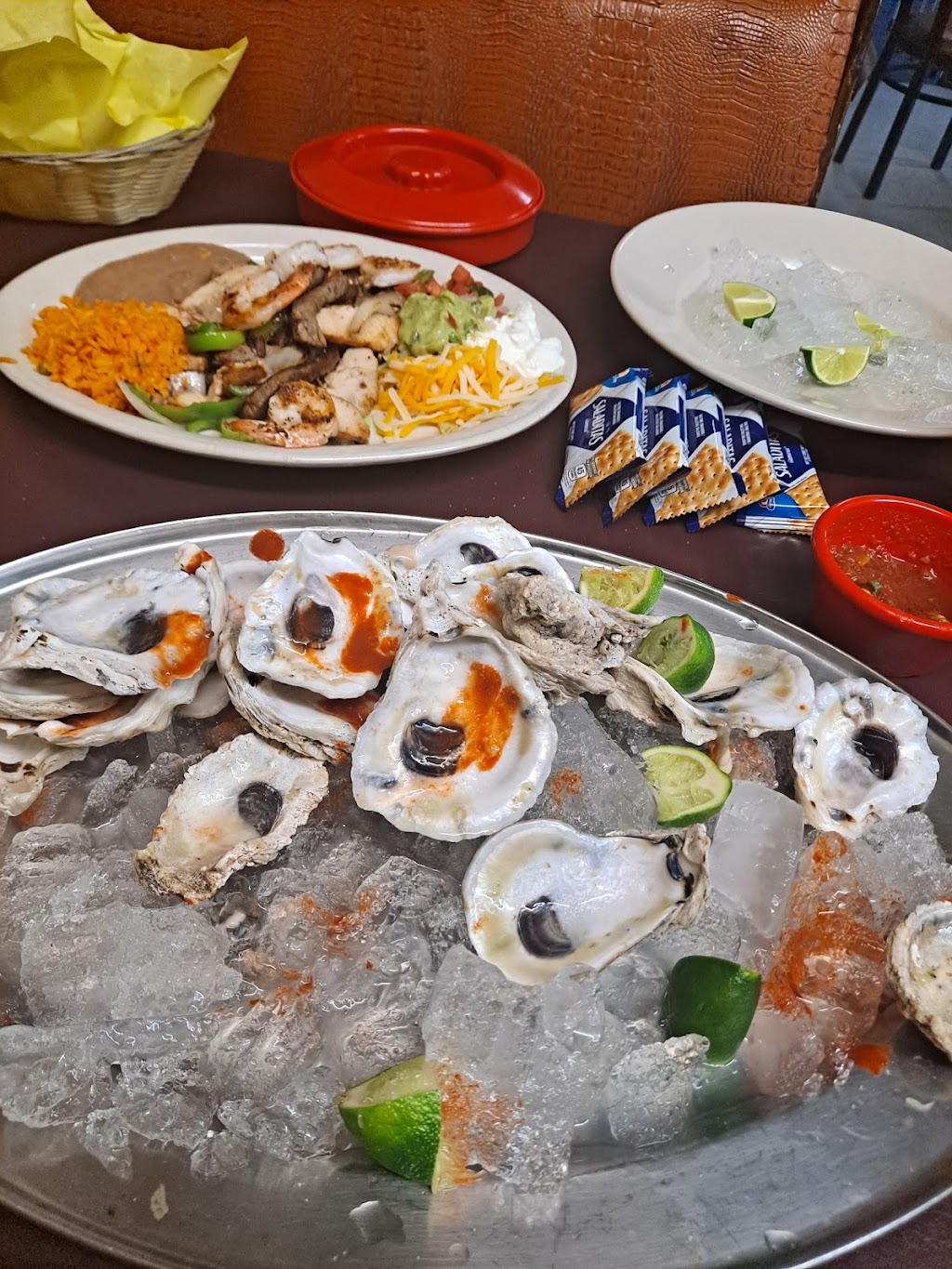 Mariscos Lozanos Café | 1445 State Hwy 71 West, Bastrop, TX 78602, USA | Phone: (737) 213-7336