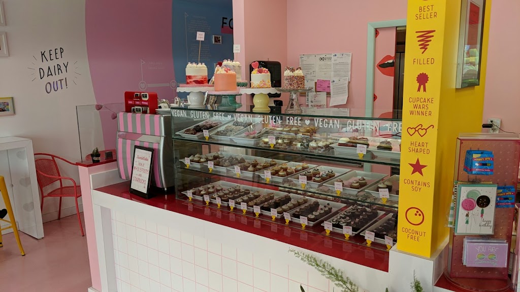 Bunnie Cakes | 8450 NW 53rd St Suite H101, Doral, FL 33166, USA | Phone: (786) 577-3243