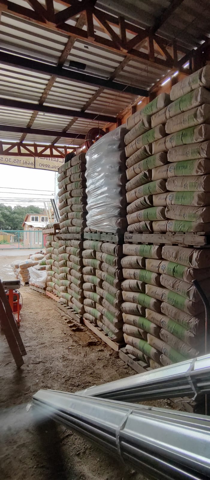 Ferretería y Maderería Juniors | 22766 San Antonio de las Minas, 22766 Ensenada, B.C., Mexico | Phone: 646 155 3050