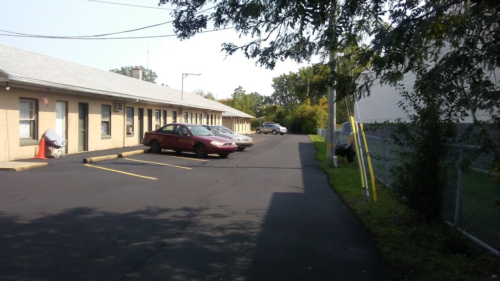 Royal Motel | 34360 S Gratiot Ave, Clinton Twp, MI 48035, USA | Phone: (586) 791-3322