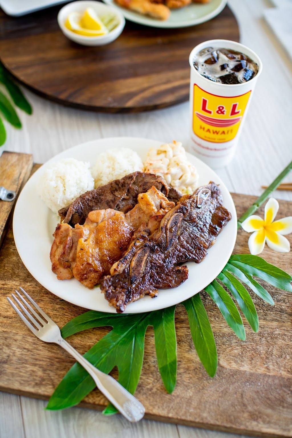 L&L Hawaiian Barbecue | 323 N Azusa Ave, West Covina, CA 91791, USA | Phone: (626) 732-2221