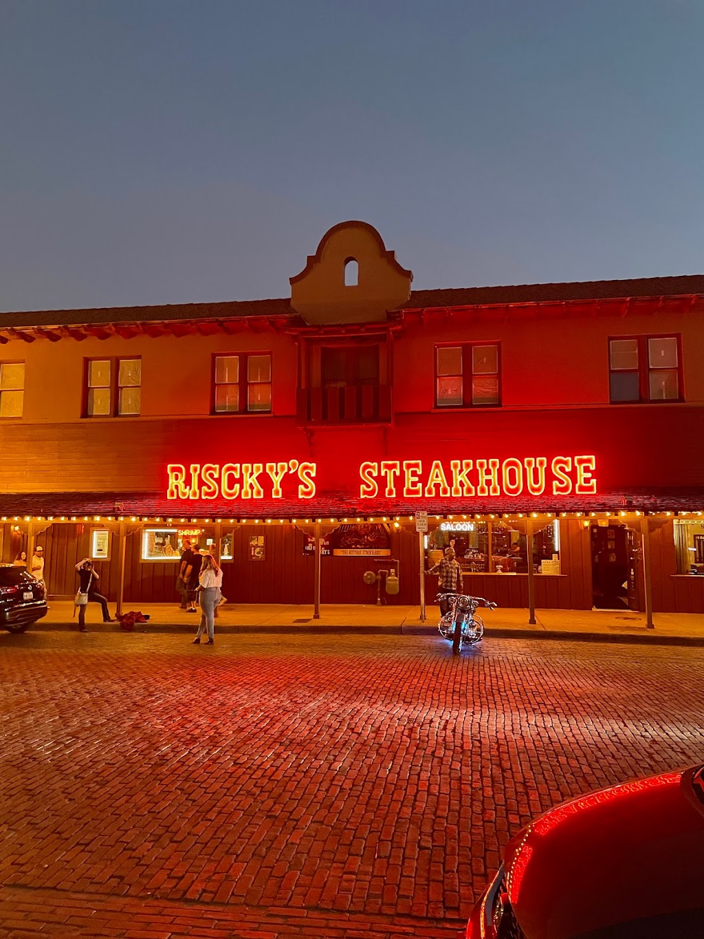 Risckys Steakhouse | 120 E Exchange Ave, Fort Worth, TX 76164, USA | Phone: (817) 624-4800