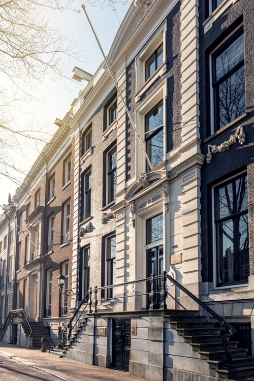 Adams Amsterdam Auctions | Herengracht 458, 1017 CA Amsterdam, Netherlands | Phone: 020 320 1131