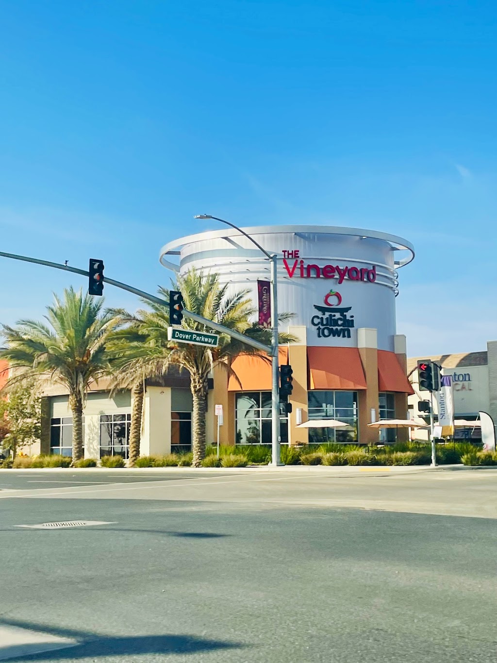 The Vineyard at Delano Marketplace | 530 Woollomes Ave, Delano, CA 93215 | Phone: (626) 444-6680