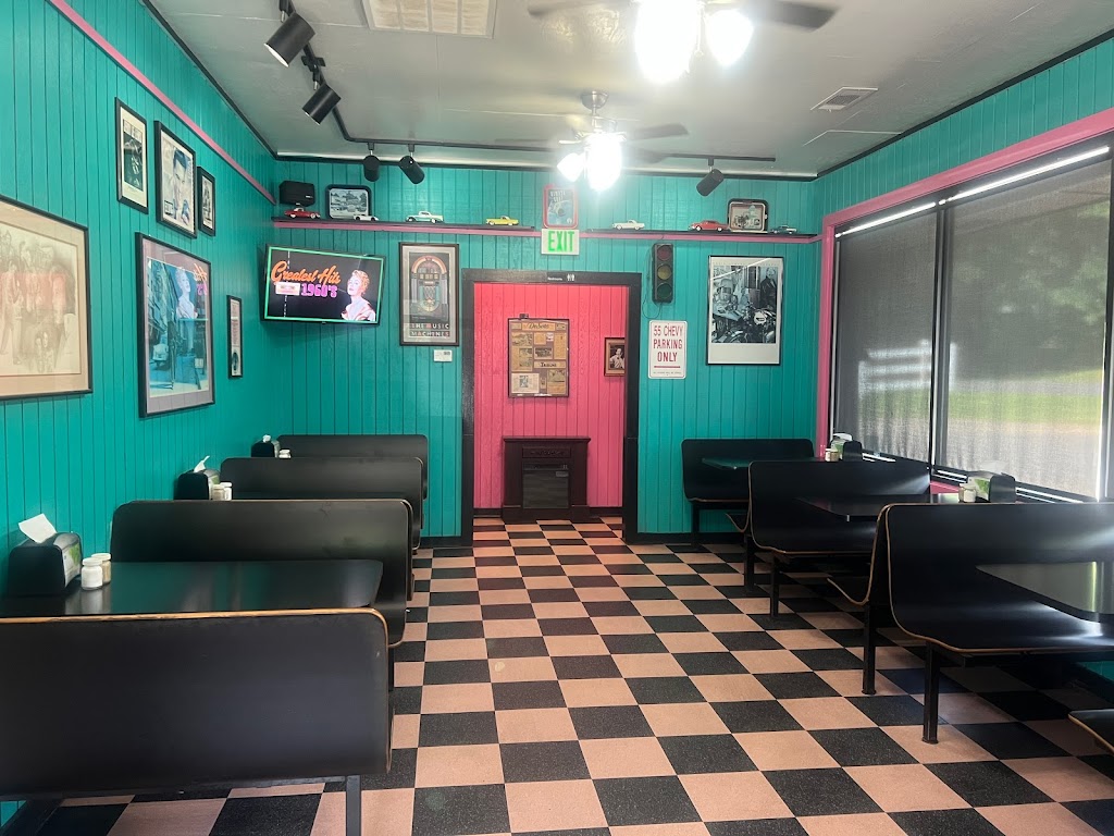 Happy Daze Dairy Bar/Restaurant | 110 Pleasant Hill Rd, Nesbit, MS 38651, USA | Phone: (662) 429-0208