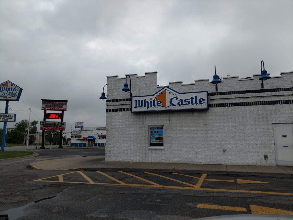 White Castle | 10500 Gratiot Ave, Detroit, MI 48213, USA | Phone: (313) 579-9093