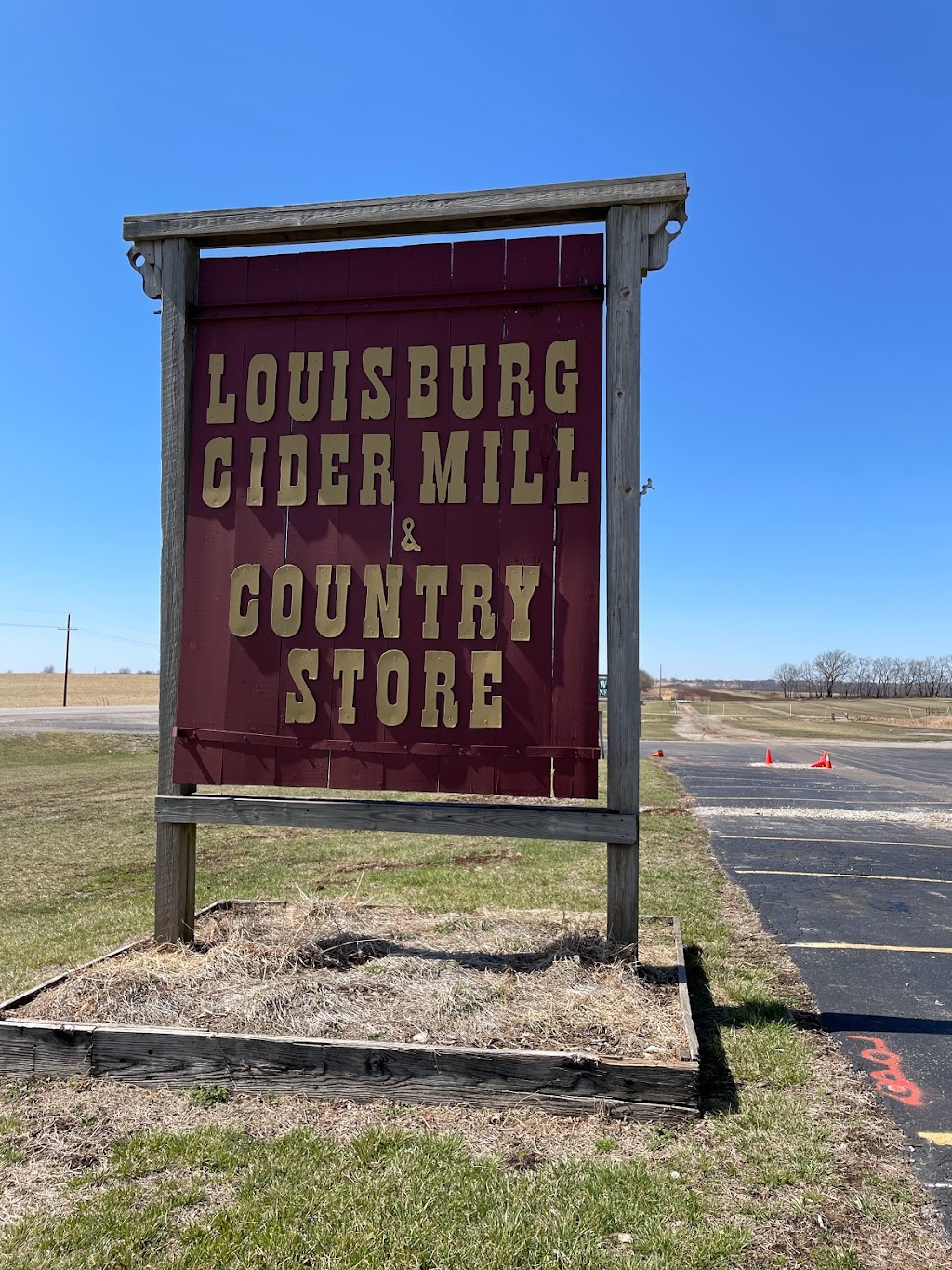 Louisburg Cider Mill | 14730 K-68 Hwy, Louisburg, KS 66053 | Phone: (913) 837-5202
