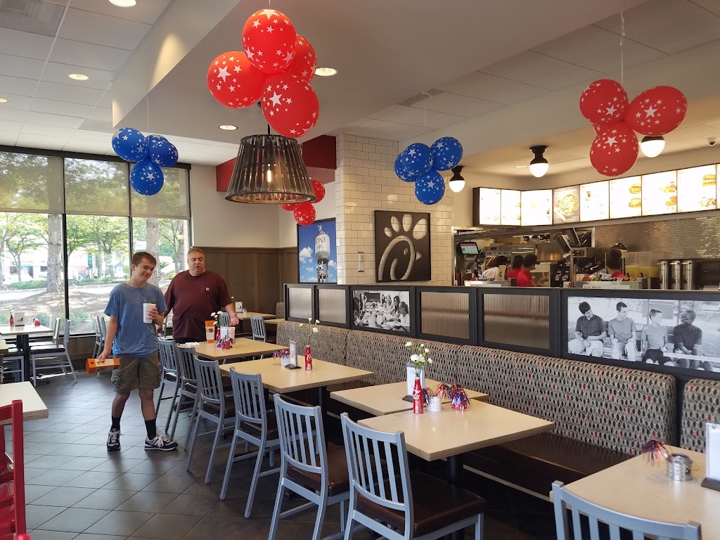 Chick-fil-A | 1494 North Point Village Center, Reston, VA 20194, USA | Phone: (703) 481-1725