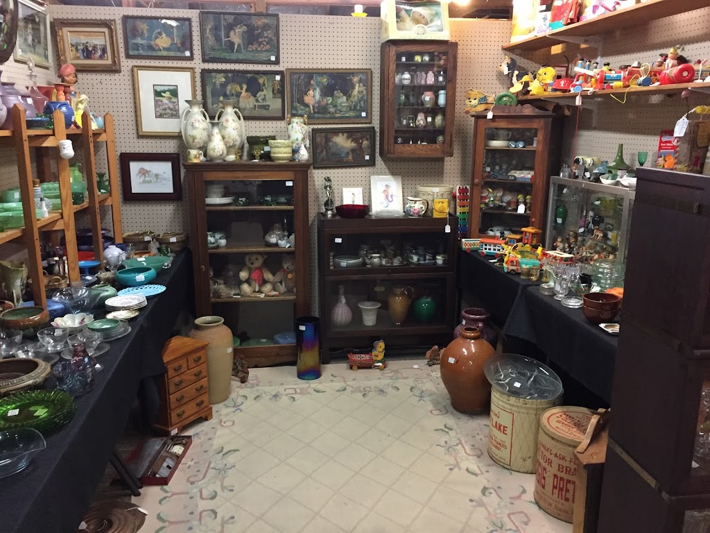 Feed Store Antique Mall | 4407 U.S. 301 North, Ellenton, FL 34222, USA | Phone: (941) 729-1379