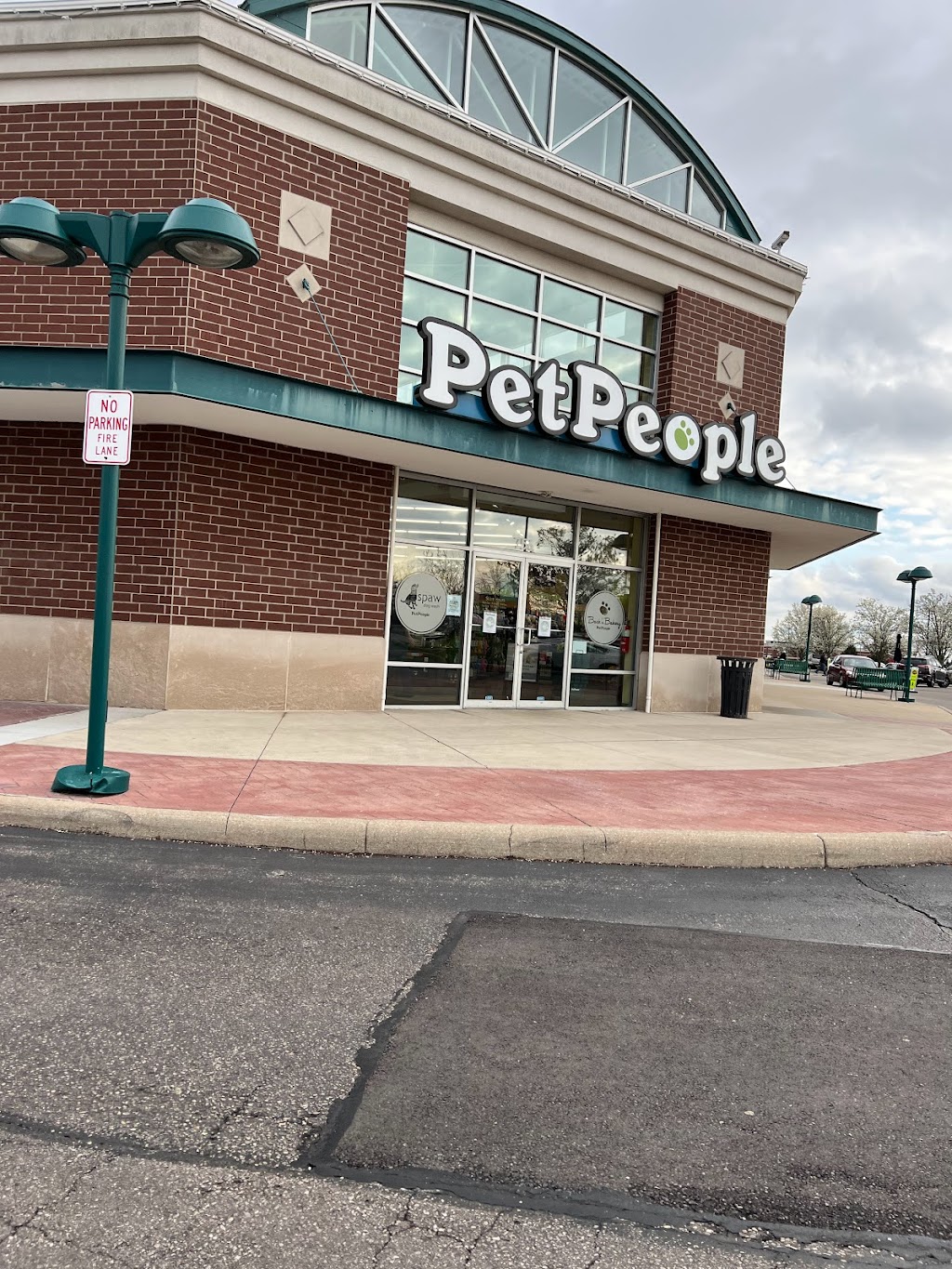 PetPeople by Hollywood Feed | 756 N Main St, Springboro, OH 45066, USA | Phone: (937) 550-4701