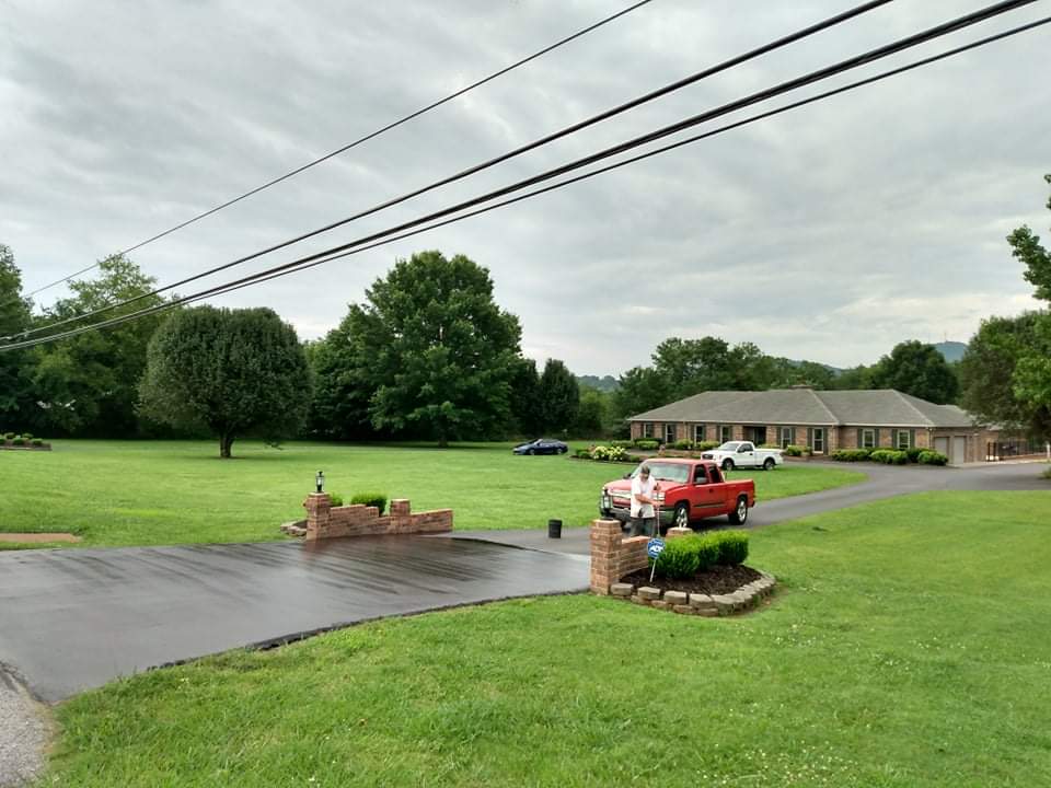 D&D Asphalt Sealing | 2821 Hunters Point Pike, Lebanon, TN 37087, USA | Phone: (615) 680-2274