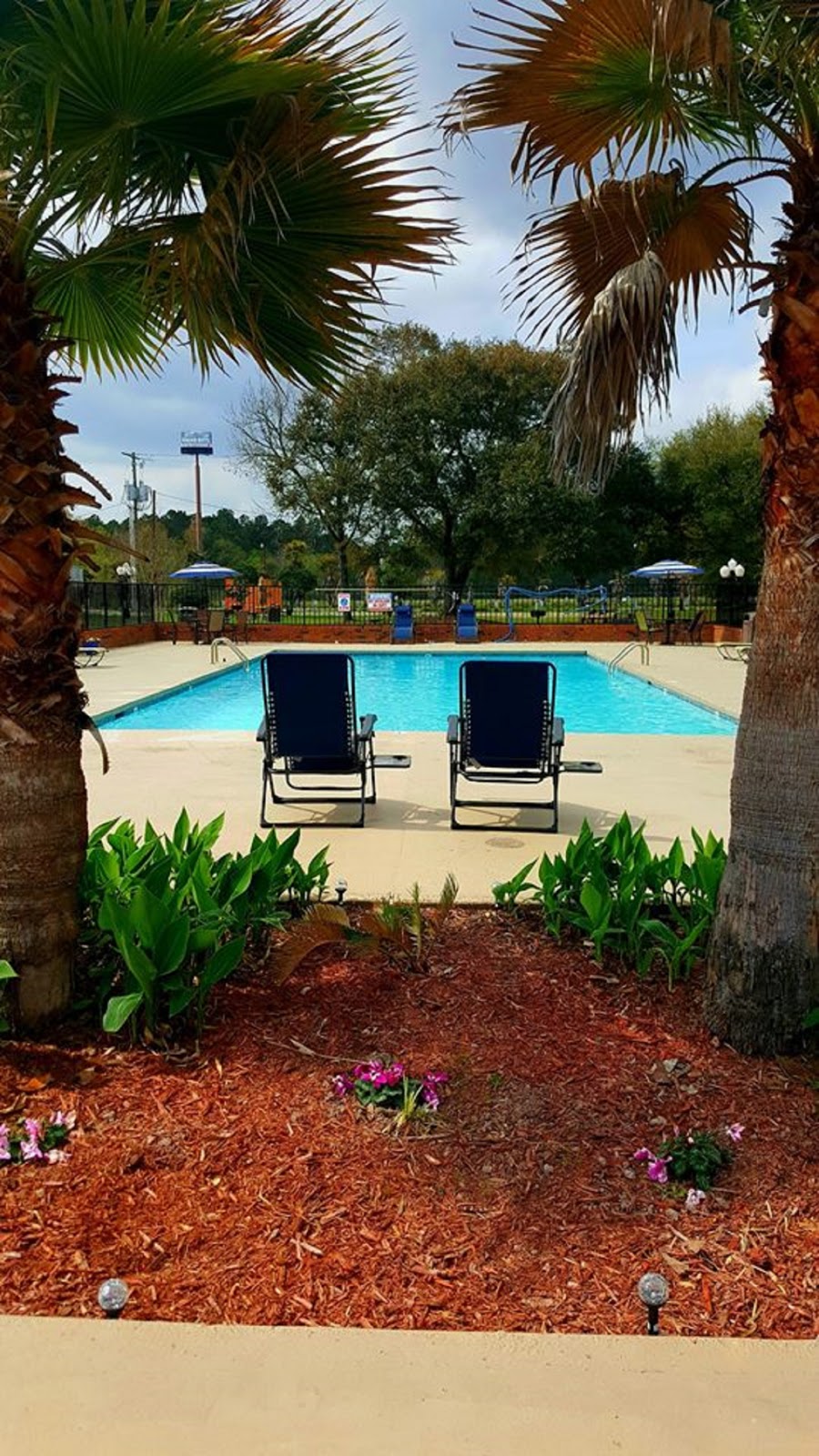 Calloway Inn and Suites | 2010 S Morrison Blvd, Hammond, LA 70403, USA | Phone: (985) 542-9425